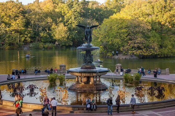 1 Hour Private Guided Tour - Balto and the Carousel: Two Stops of Meaning and Nostalgia
