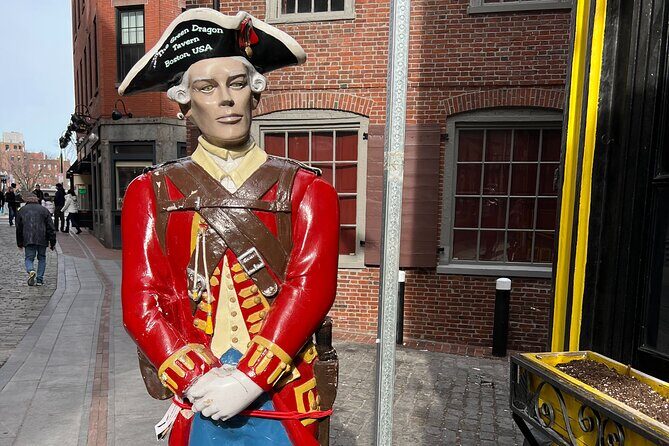 2 Hour Historic Pub Crawl in Boston - The social part: small-group flow and real question time