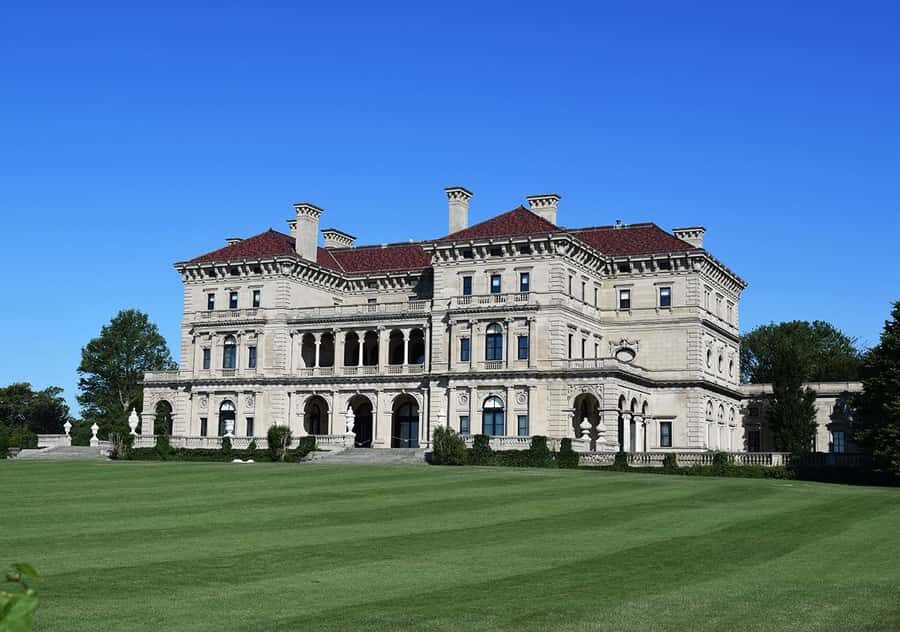 3 Hr Newport Mansions Trolley Tour with The Breakers Ticket - The landmarks that give Newport pop culture and real-world context