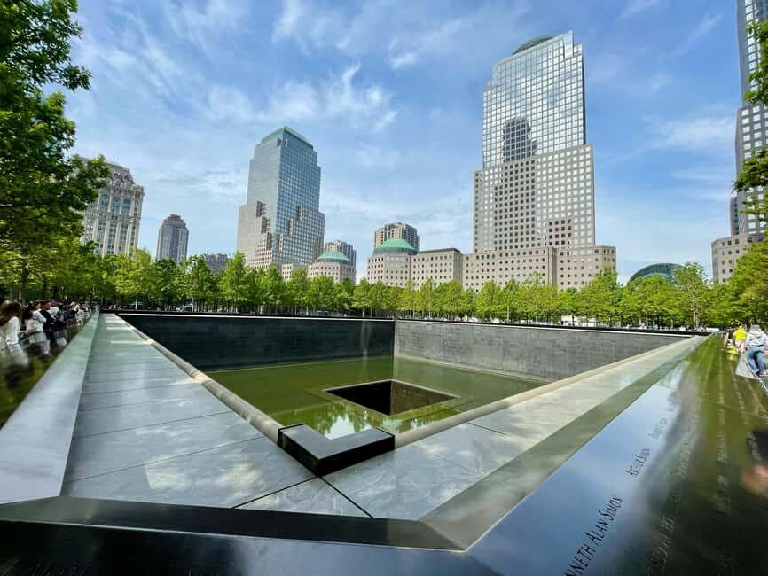 9/11 Memorial & Ground Zero Tour with Optional Museum Entry - The Oculus and Brookfield Place: Rebuilding With Real Meaning