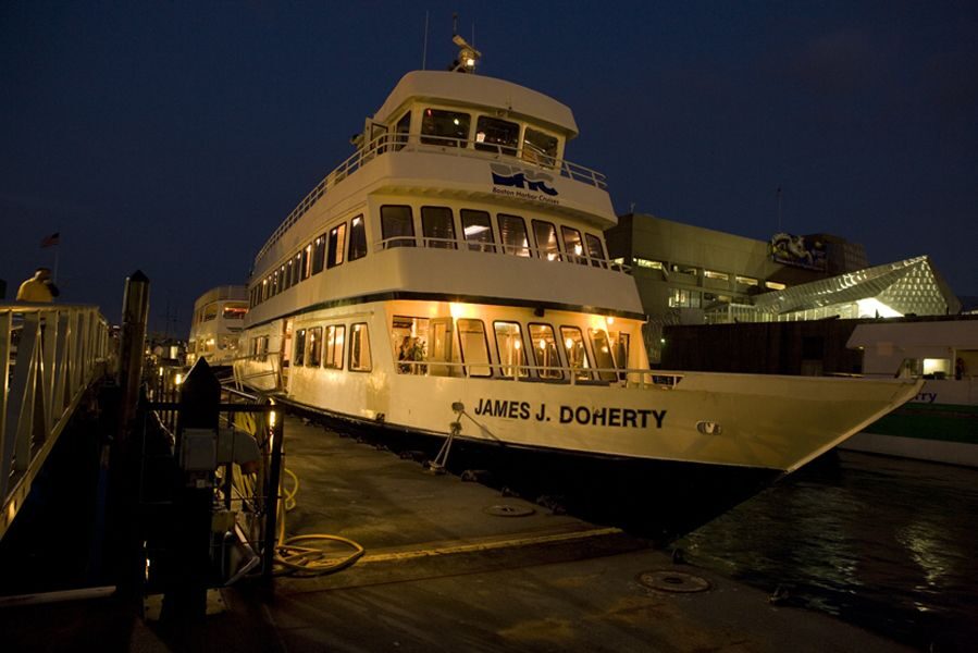 Boston: City Cruises Sunset Skyline Cruise with Commentary - Boat Condition, Smells, and the Reality Check on Comfort