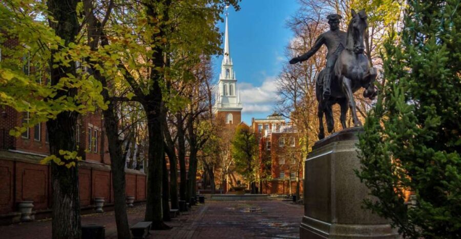 Boston: Freedom Trail, Bunker Hill, & USS Constitution Tour - Boston Common and Park Street Church: setting the stage before the slogans