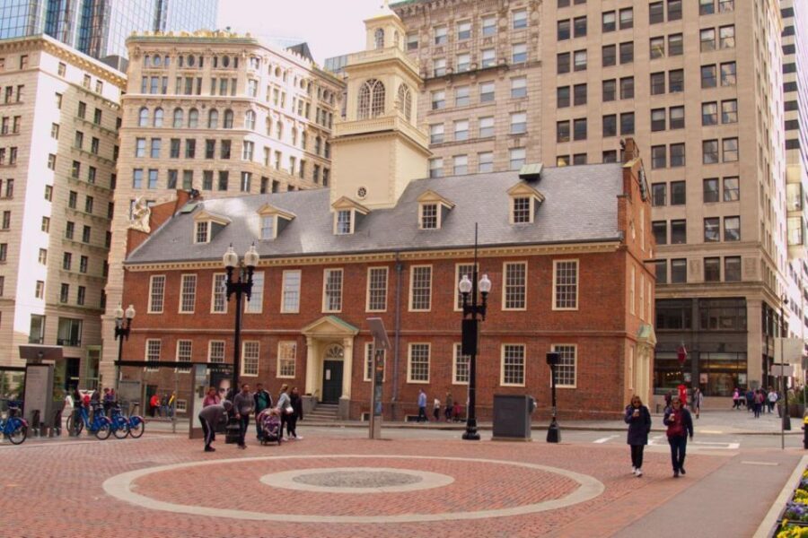 Boston: Freedom Trail, Bunker Hill, & USS Constitution Tour - Visiting Bunker Hill and ending at USS Constitution: the two biggest payoffs