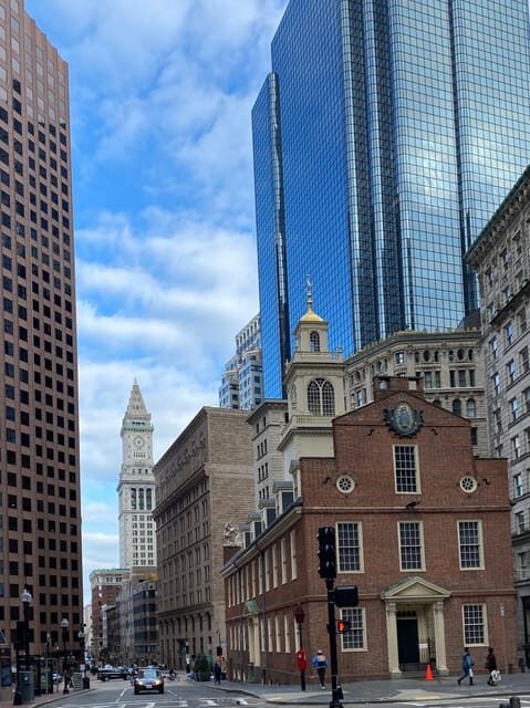 Boston: Freedom Trail Guided Walking Tour in French - Boston Common to Old State House: the Revolution story in walking form