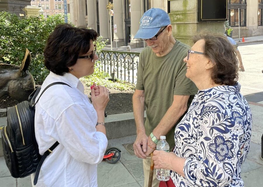 Boston: Freedom Trail Guided Walking Tour in French - Faneuil Hall and the street-level politics you can almost feel