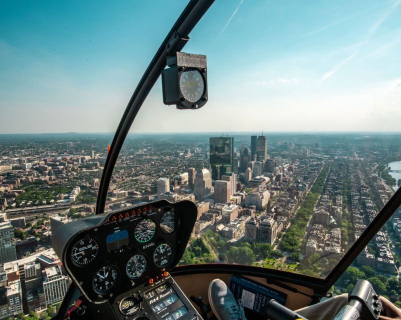 Boston: Helicopter Skyline Tour - The pilot-guide experience: what you can hope for in real time