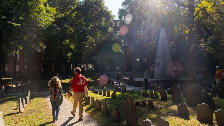 Boston History & Highlights Tour: From Revolution to Today - Beacon Hill’s Red-Brick Rows, and Why This Part Feels Like Boston