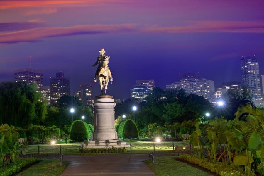 Boston: Holiday Sights and Festive Nights Trolley Tour - FAQ