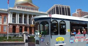 Boston: Hop-On, Hop-Off 20+ Stops Trolley Ticket - Start point near the Aquarium: a smooth entry to downtown