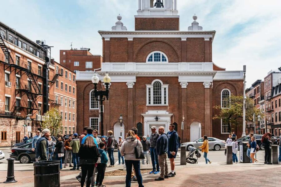 Boston: North End Pizza Walking Tour with 3 Slices & Cannoli - Modern Pastry Underground start: skip the line and get moving