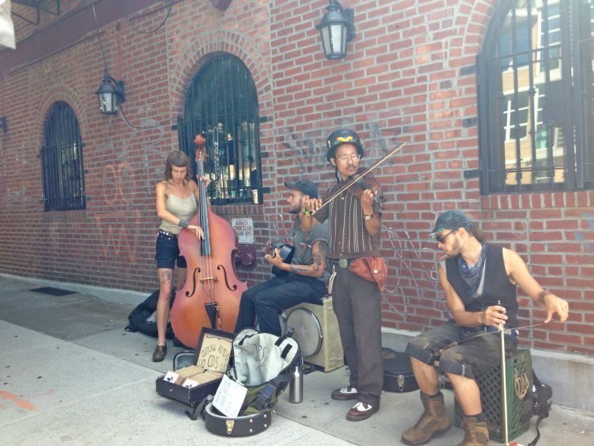 Brooklyn: 2-Hour Best of Brooklyn Walking Tour -Williamsburg - Key things you’ll notice on the Best of Brooklyn: Williamsburg walk