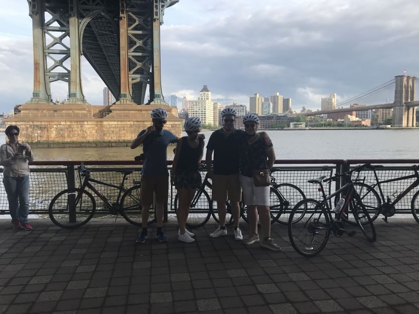 Brooklyn: 2-Hour Manhattan & Brooklyn Bridges Bike Tour - Bikes, Helmets, and the Guide’s Real Value at City Intersections