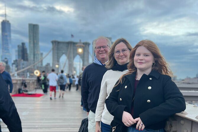 Brooklyn Bridge Sunset Walking Tour - Stop 1: Full Brooklyn Bridge crossing at golden hour