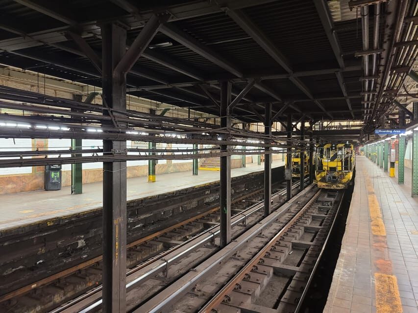 Brooklyn: Discover Hidden NYC Subway Secrets - Private - Smith-9 St and the Gowanus Canal view from above the tracks