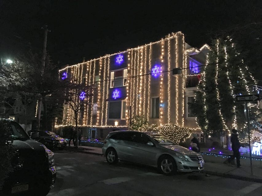 Brooklyn: Dyker Heights Christmas Walking Tour - Dyker Heights Christmas lights: Lucy Spata, codes, and the real tradition