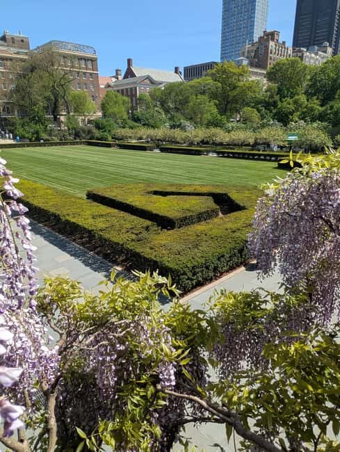 Central Park 5 Star Walking Tour led by Manhattan residents! - Who should book this tour (and who should skip it)