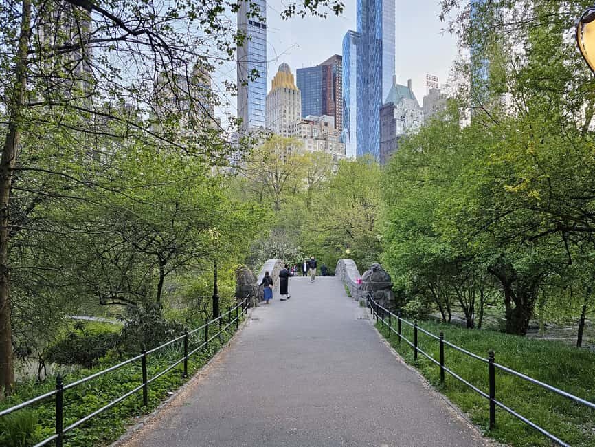 Central Park, NY: Nature, Architecture and Movie Scenes Tour - Starting at the Apple glass cube and finding the park’s mood shift