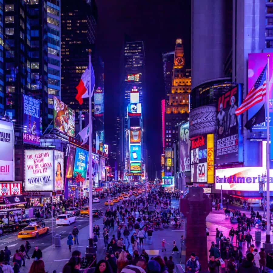 Christmas in New York: Holiday Lights&Rockefeller Tree Tour - Midtown Christmas in 40 Minutes: What This Tour Really Does