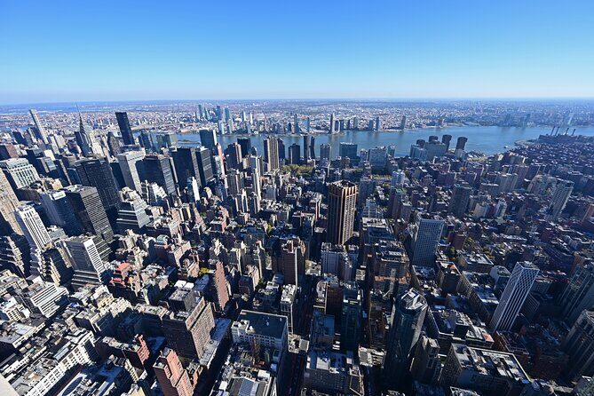 Empire State Building Walking Tour from NYC - Bryant Park break: 9.6 acres of Midtown breathing room