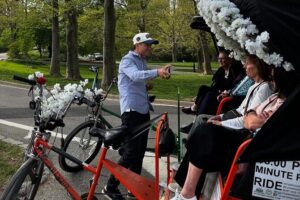 First Class Central Park Tour – Iconic Views & VIP Photo Moments - Private first-class comfort: the seasonal perks that matter