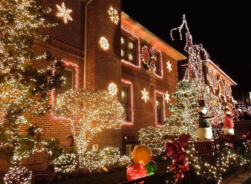 From Manhattan: 4-Hour Christmas Lights Luxury Bus Tour - Meet at Greeley Square: where your night starts (and why timing matters)