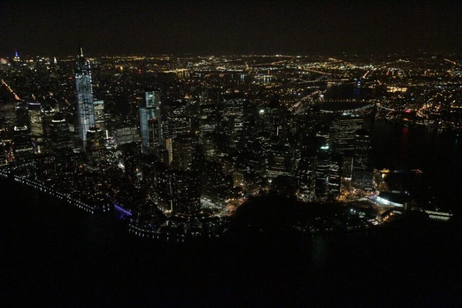 From New Jersey: New York City Skyline Tour - Inside the helicopter: Bose headsets, lockers, and how seating really works