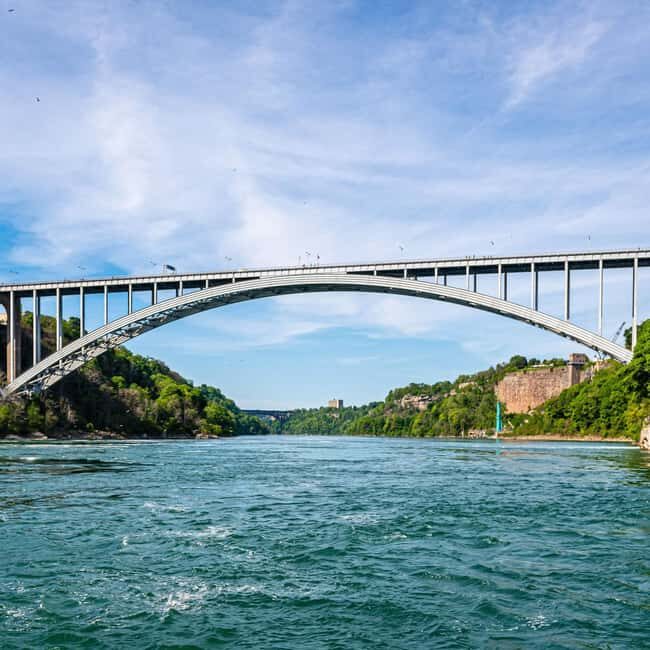 From New York City: Niagara Falls Guided Tour - Horseshoe Falls hike: where the day turns from sight to walk