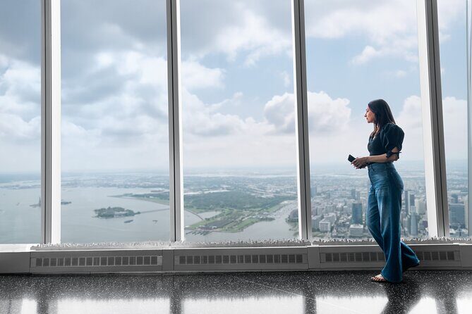 Half-Day Bus Tour of NYC with Choice of Observation Deck - Starting point: 822 8th Ave and a 10:00 am kickoff