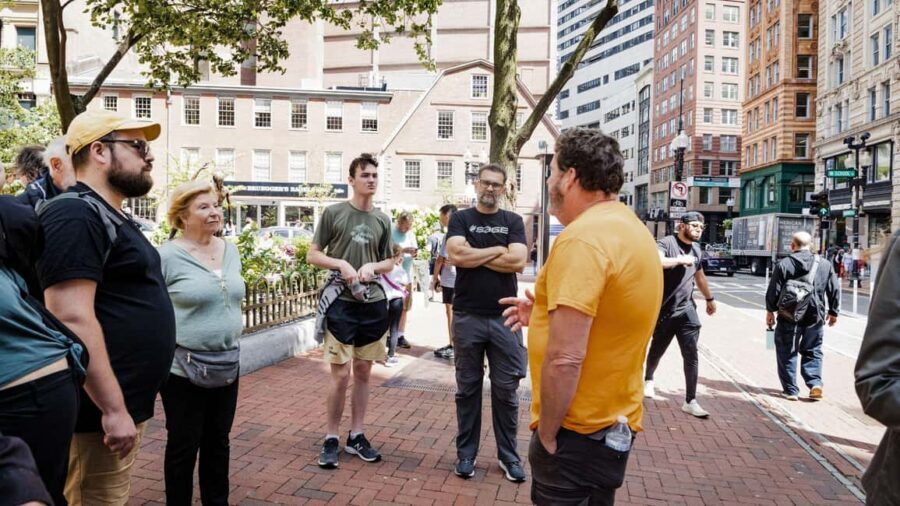 Haunted Boston Common & Beacon Hill Ghost Tour - The format that makes this tour work: local historian meets paranormal fan