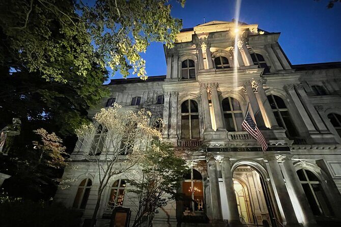 Haunted Boston’s Historic Streets Walking Guided Tour - Boston Common and the hanging tree: opening with the darkest local detail