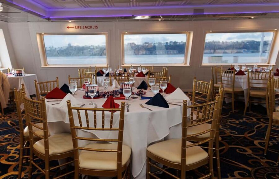 Horizon's Edge NYC New Year's Eve Party - The dinner buffet and open bar: the schedule that keeps the night flowing