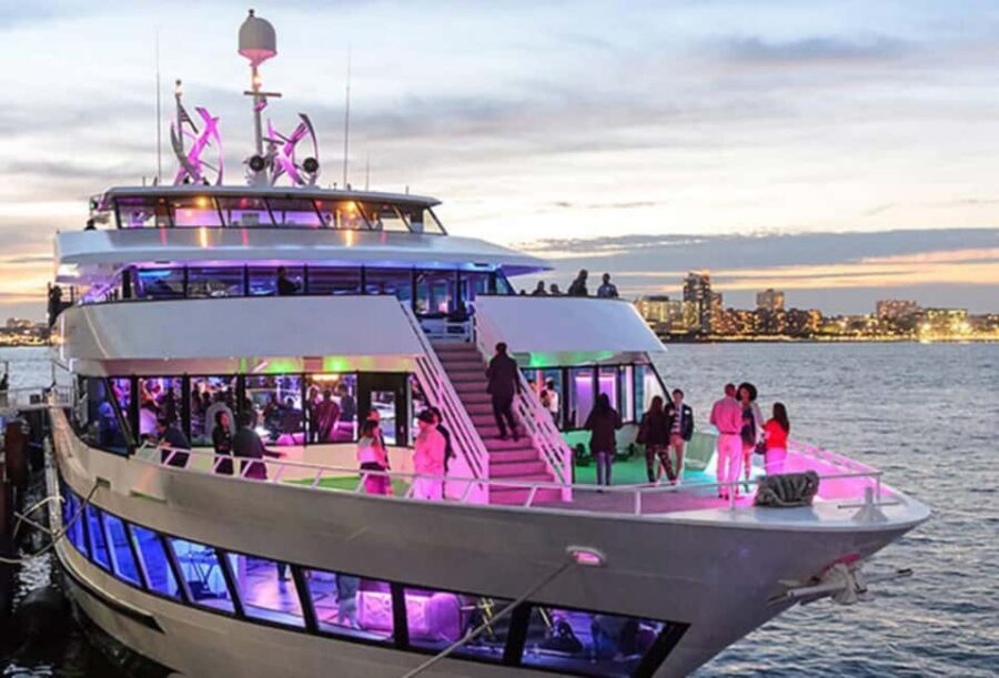 Hornblower Infinity New York New Year's Eve Party - What you’re really signing up for on the Hudson
