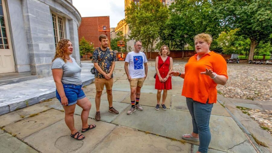 Independence Mall: Liberty Bell, Betsy Ross, Christ Church - Betsy Ross House to Elfreth’s Alley: history meets old neighborhoods