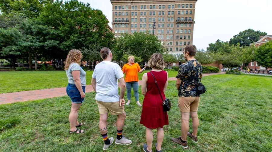 Independence Mall: Liberty Bell, Betsy Ross, Christ Church - Christ Church entry: where the guide’s storytelling really pays off