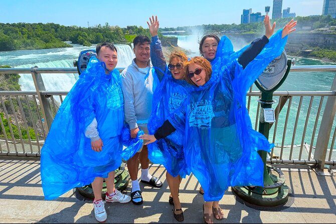 Maid of the Mist Boat and Cave of the Winds with Hotel pickup USA - Guide energy and pacing: when Jim-like storytelling makes the day