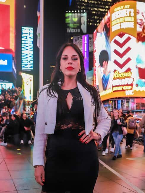 New York: 1-hour Photoshoot in Iconic Locations - What you receive after the shoot (and why it’s a big deal)