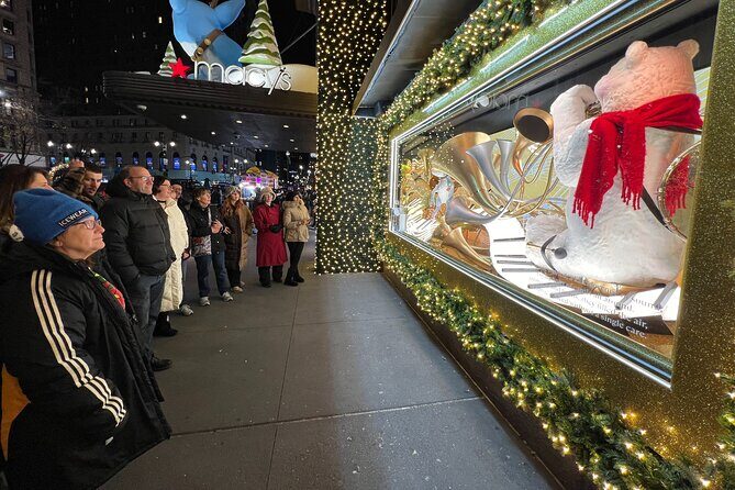 New York Christmas Holiday Lights Walking Tour - Macy’s Herald Square Windows: Holiday Storytelling in the Middle of It All