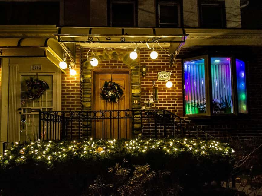 New York Christmas Lights Tour by BUS - The bus ride is part of the tour, not just transportation