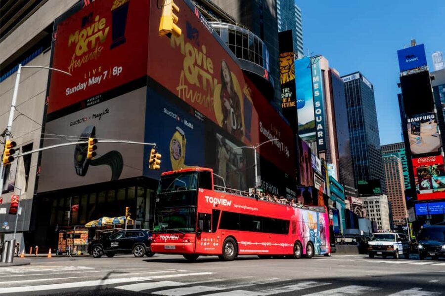 New York City: 24 or 48-hour Hop-on Hop-off Bus Tour - Downtown route: Empire State Building, Times Square area, and fast orientation