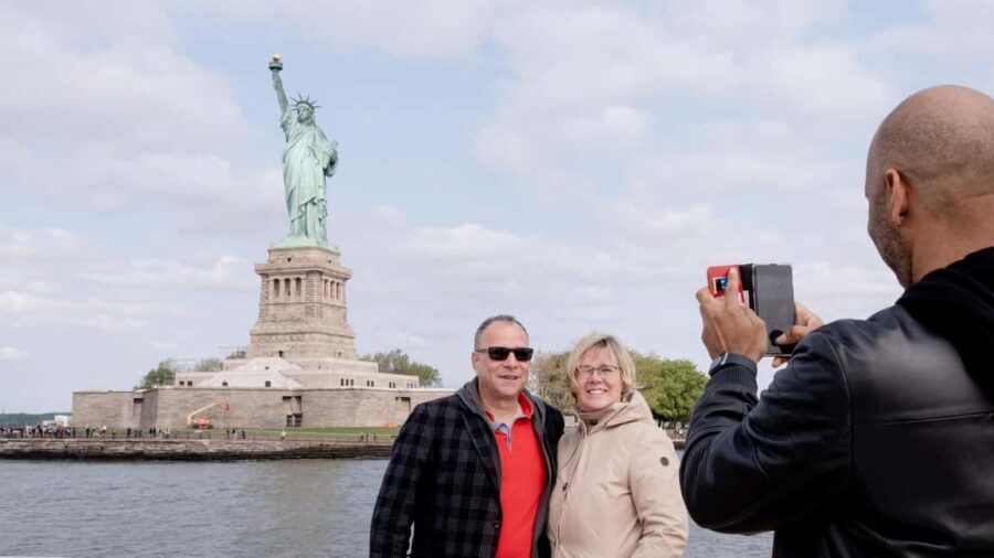 New York City: Attraction Pass with Must See Sights - Central Park in two modes: bike day + guided ride