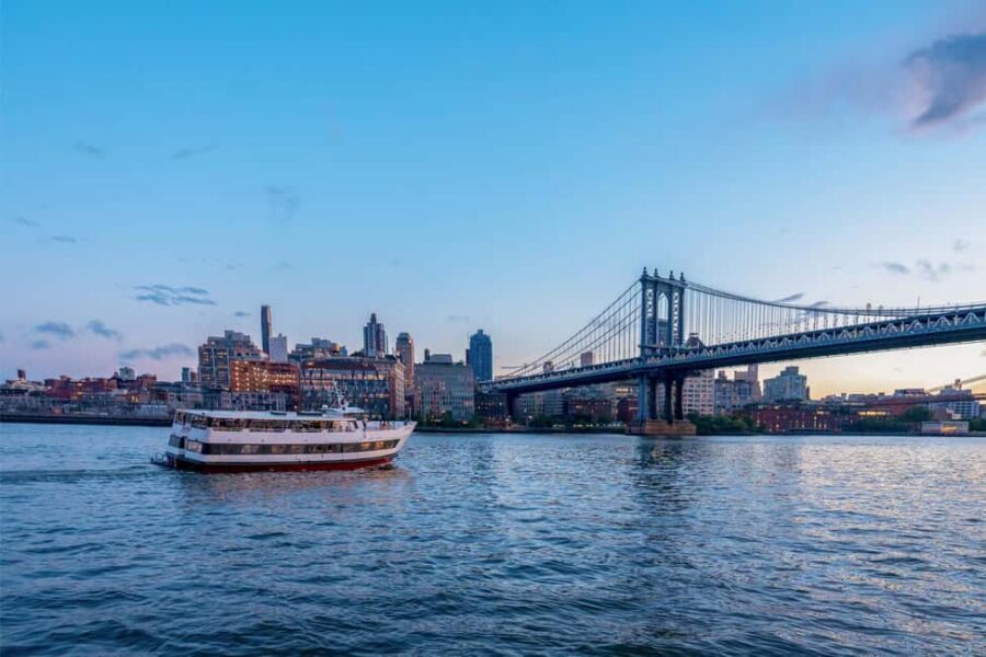 New York City: Attraction Pass with Must See Sights - Museums and big interiors: how to avoid museum fatigue