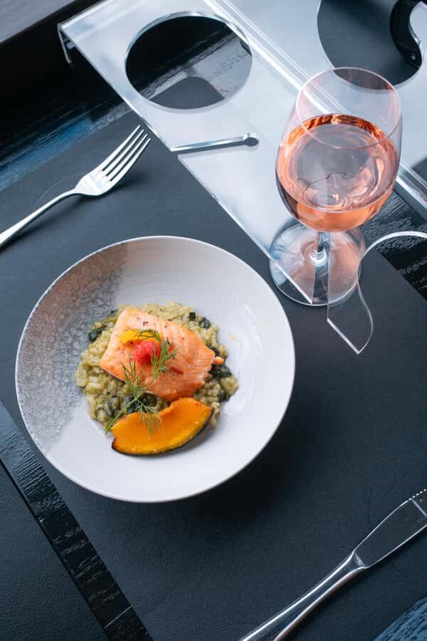 New York City: Bustronome Gourmet Dinner Tour - Glass roof and the 360° terrace: how the viewing experience actually works