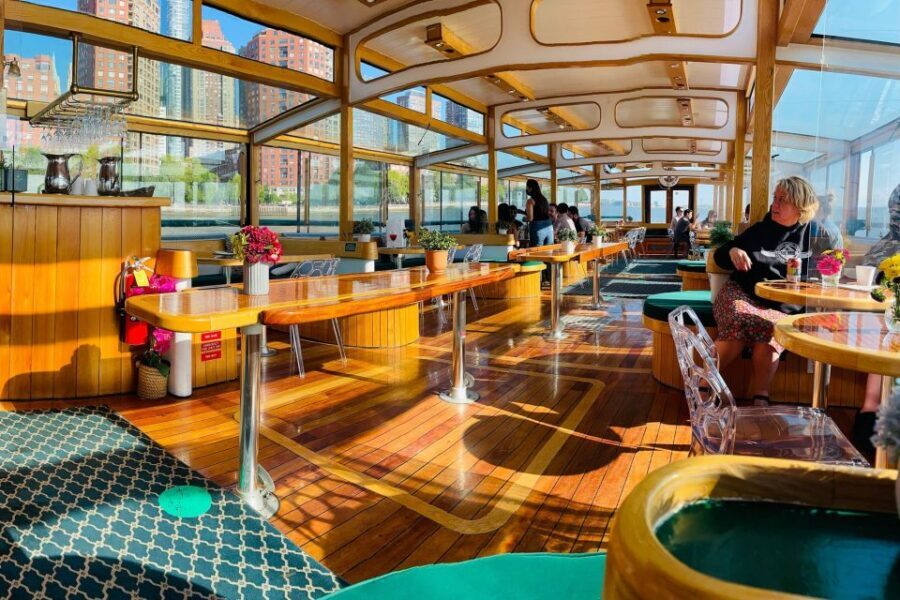 New York City Champagne, Cheese, Caviar & Sightseeing Cruise - Learning as you sail: postwar renewal and public housing along the East River