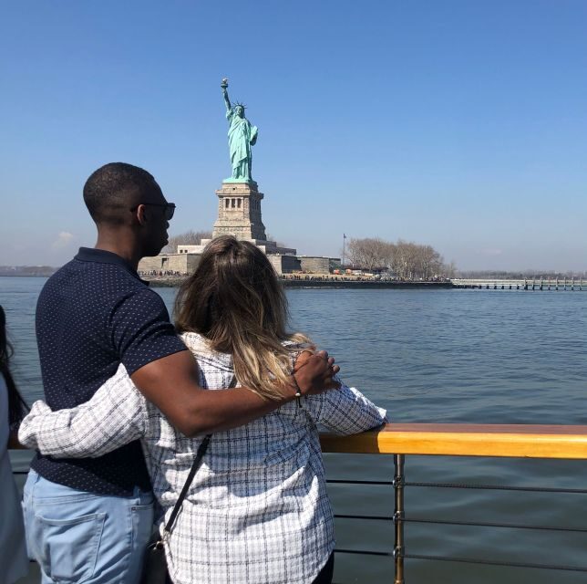New York City Champagne, Cheese, Caviar & Sightseeing Cruise - When to step outside for skyline photos