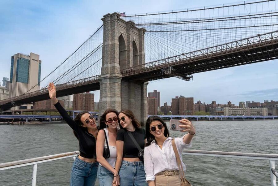 New York City: City Cruises Alive After Five Cocktail Cruise - The route you’re paying for: East River landmarks in real time