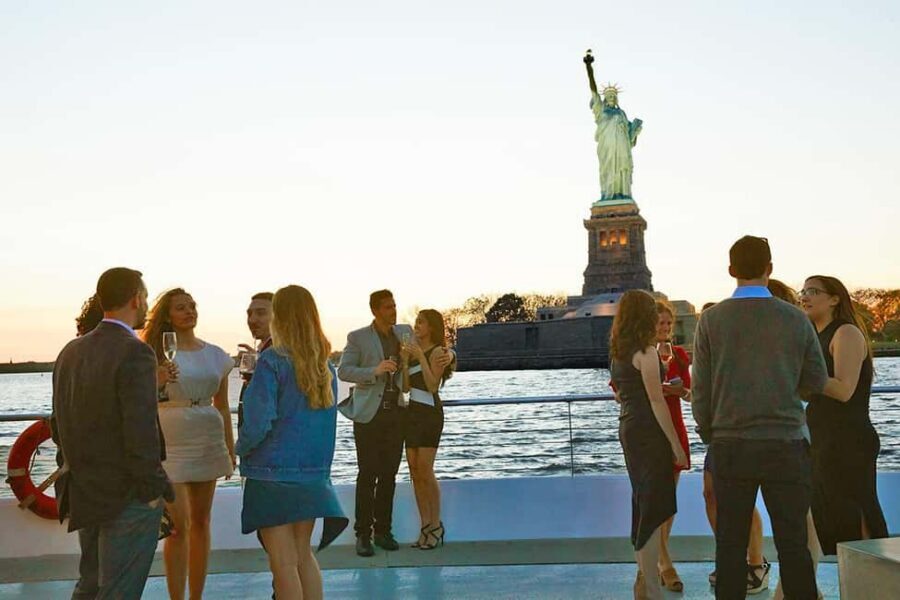 New York City: City Cruises Alive After Five Cocktail Cruise - Who should book this cruise, and who should skip it