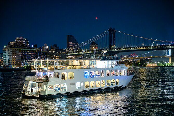 New York City Dinner Cruise on Luxury Yacht with Live Music - Quick Take: What You’ll Care About Most
