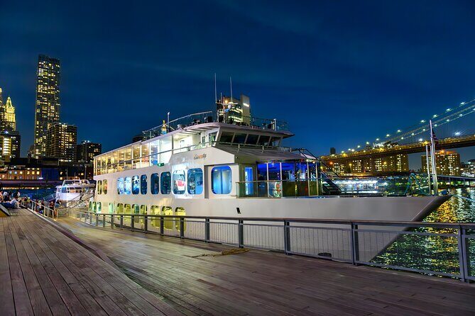 New York City Dinner Cruise on Luxury Yacht with Live Music - The Route: Bridges, Statue of Liberty, and the Waterline View