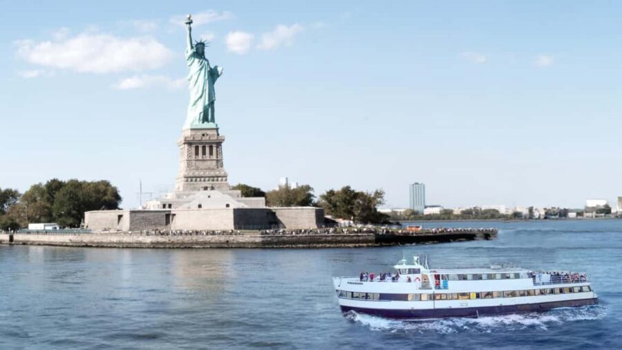 New York City: Discover Pass with Hop-on Hop-off Bus Tour - The Hop-On Hop-Off Buses: Times Square, Central Park, Wall Street