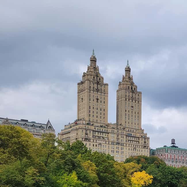 New York City: Gossip Girl Private Tour in Manhattan - The Met steps and the classic Upper East Side circuit